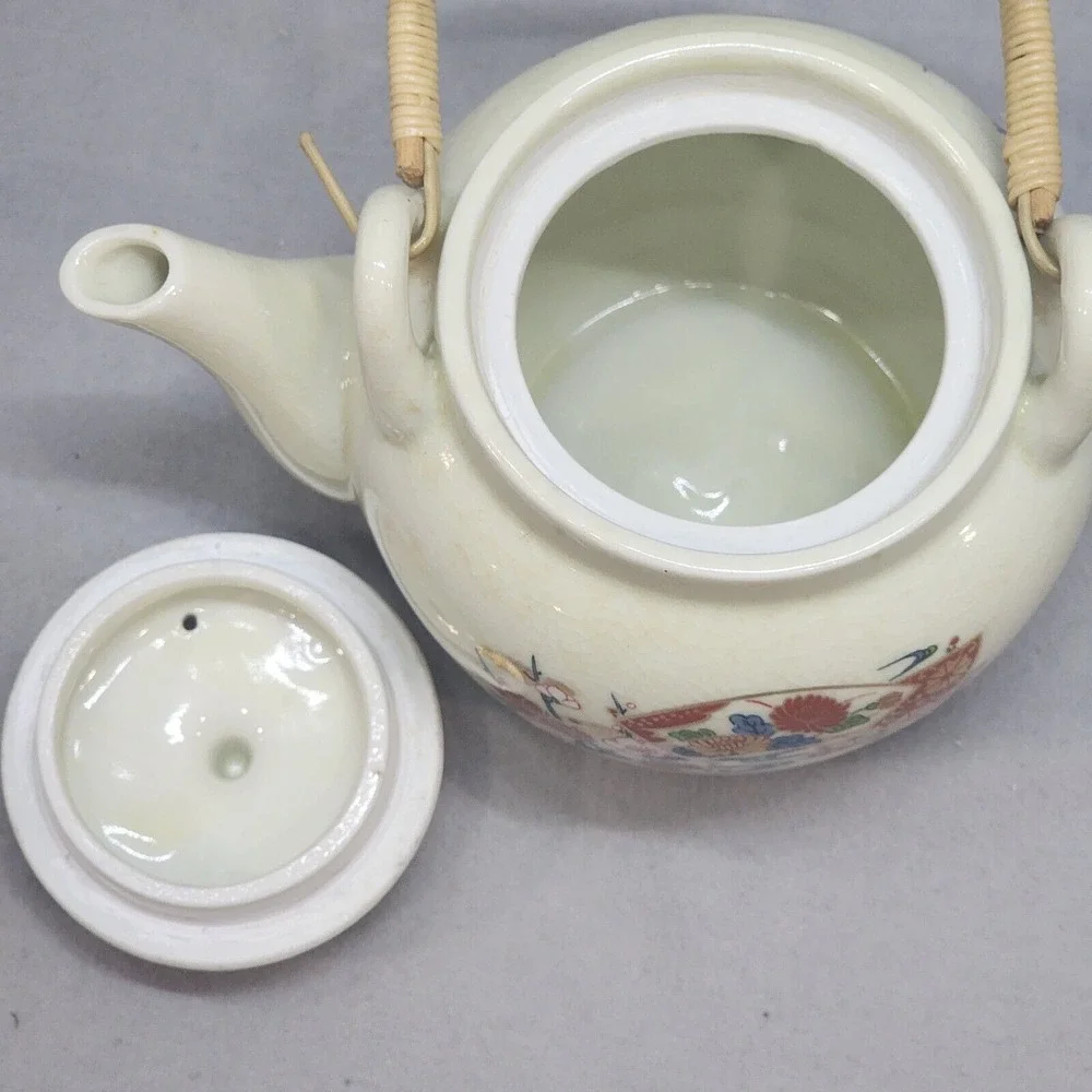 Kutani Teapot Cream Floral Fan Crackle Glaze Rattan Handle Japanese‎ Porcelain